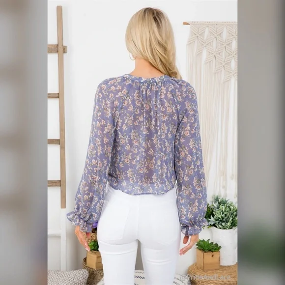 LAST 2️⃣ BLUE FLORAL PRINT THROUGHOUT V-NECK BUTTON-DOWN LONG SLEEVE TOP - Picture 3 of 6